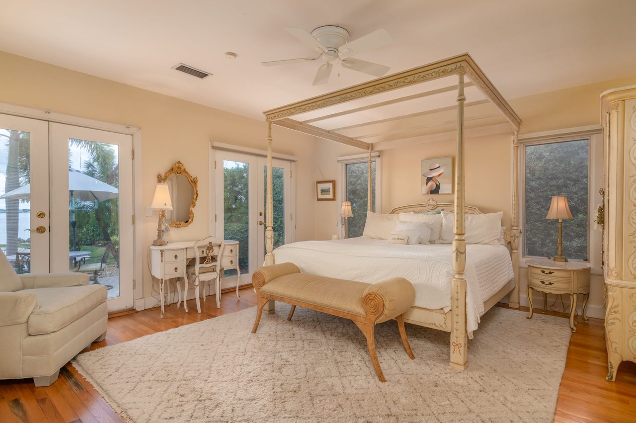Prestigious Address in Lido Shores
