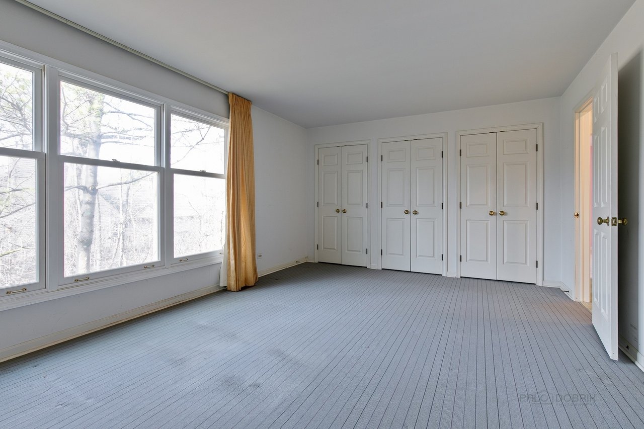 Classic Lake Bluff Tangley Oaks Home