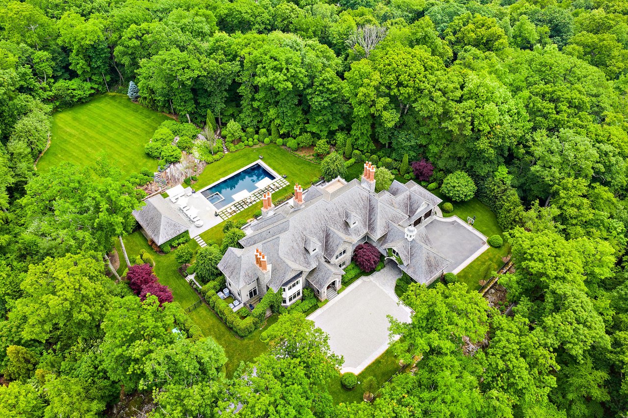 3 Terrace Cir, Armonk NY