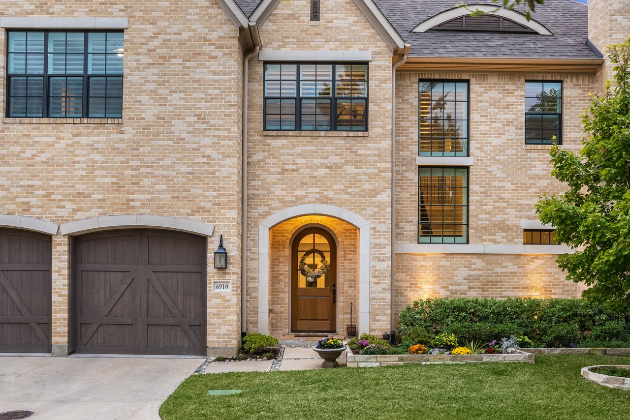 6910 Frontierwood Pl