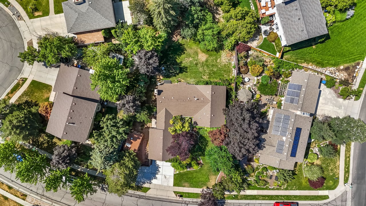 8916 S Cobble Crest Ln