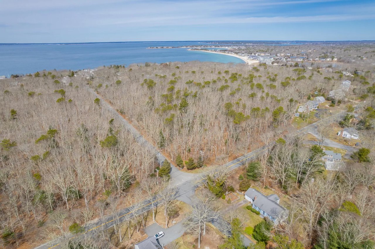 4 Cliffwood Ln