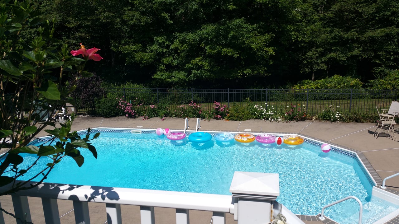 212 Deerlea Ln