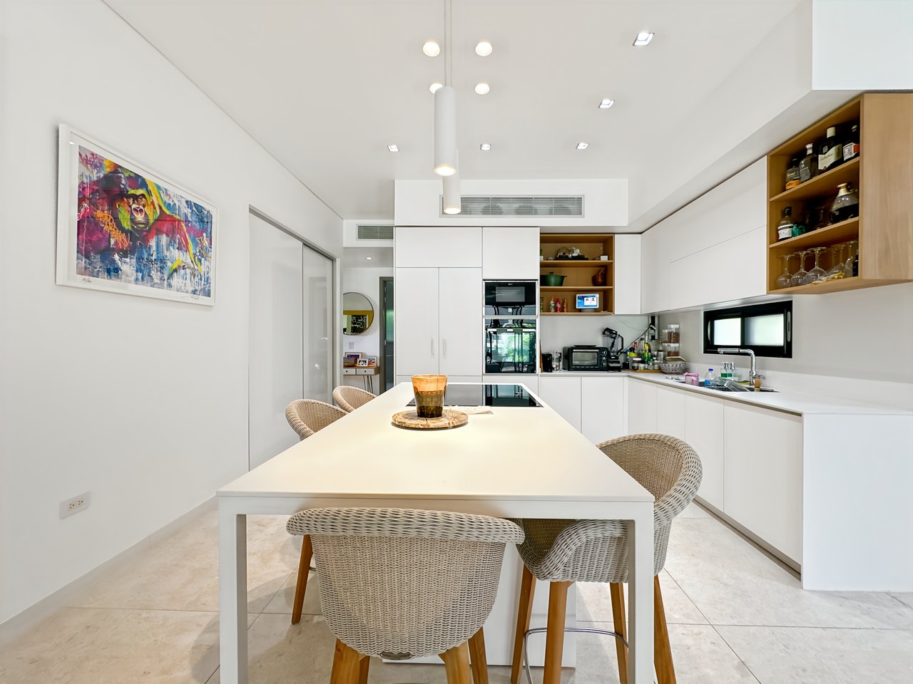 Rare Opportunity: Spacious Apartment with Terrace and Private Pool - ColeBay