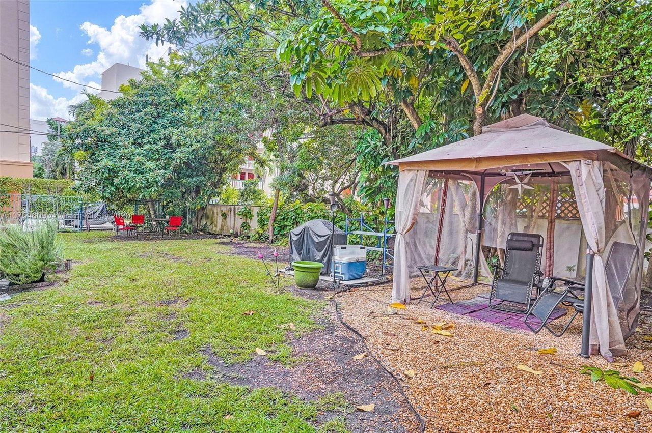 228 Madeira Ave