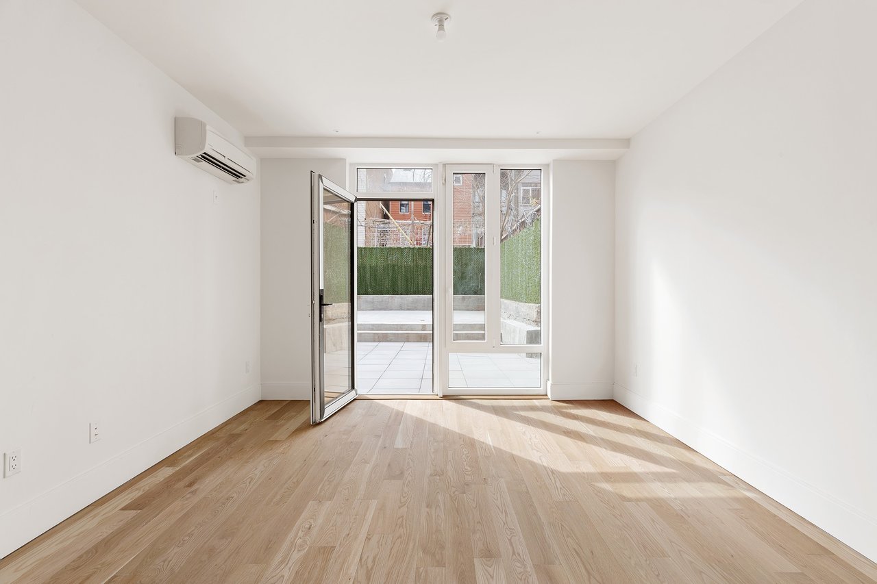 183 MCGUINNESS Boulevard 1D