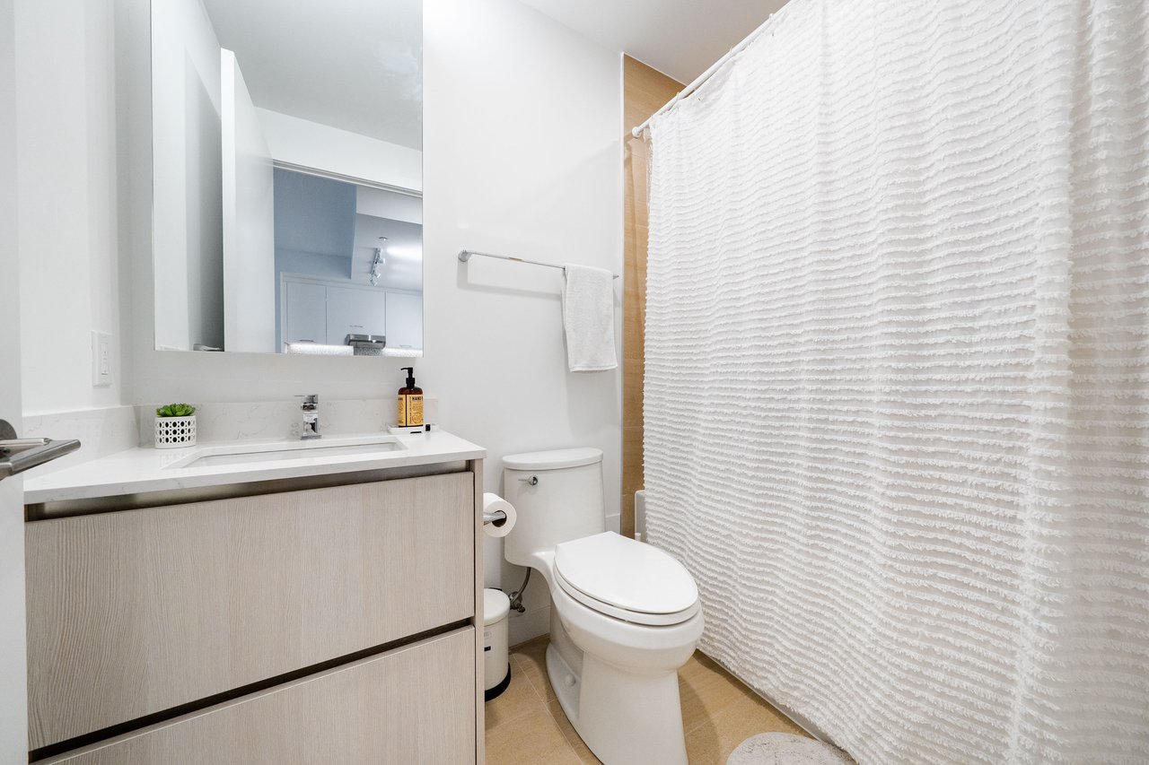8188 Yonge Street, 235