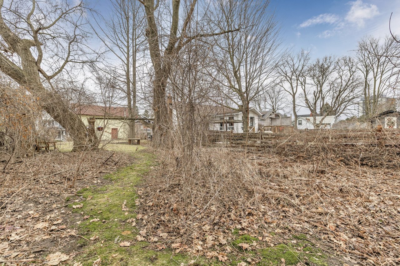 410 Eagle Street, Newmarket, ON L3Y 1K6