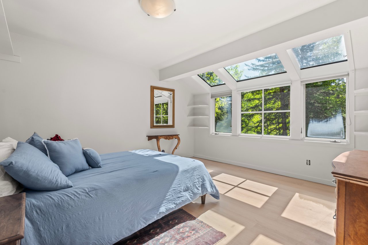 Bright Aspen Townhome: Steps from Culture, Slopes & Transit