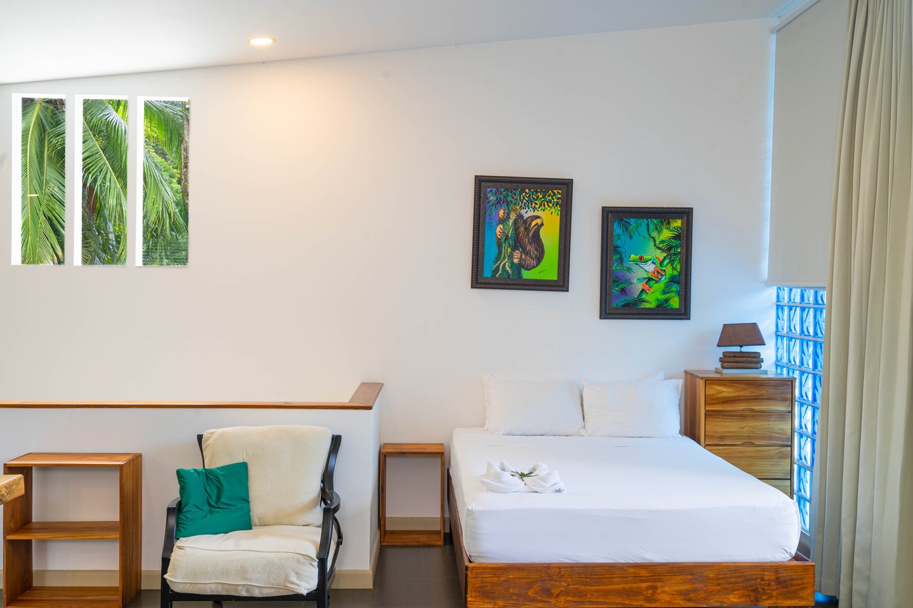 22 Unit Tropical Boutique Hotel steps from Manuel Antonio Park & Beach