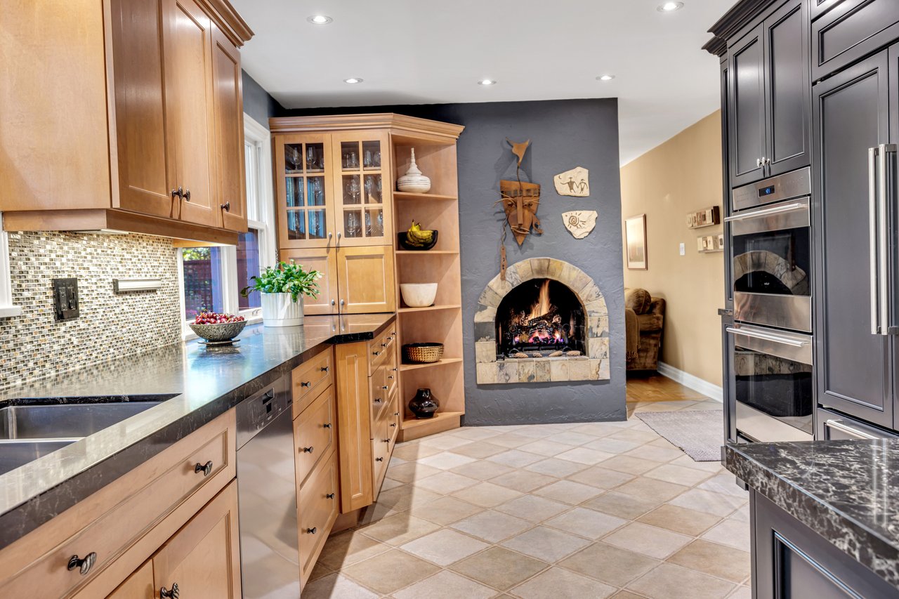 1346 Whiteoaks Avenue, Mississauga