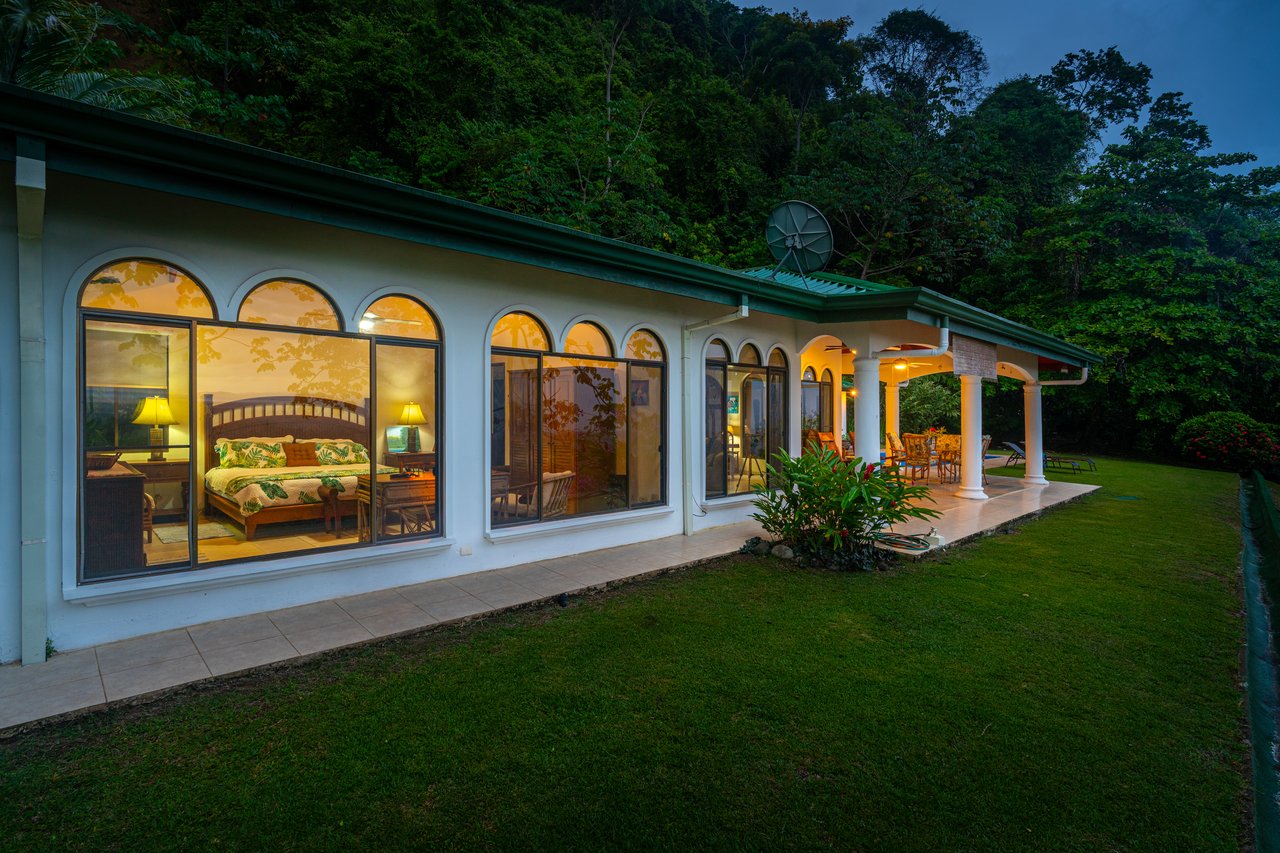 Front Ridge Ocean View Casa Mono Titi – Tres Rios, Costa Rica