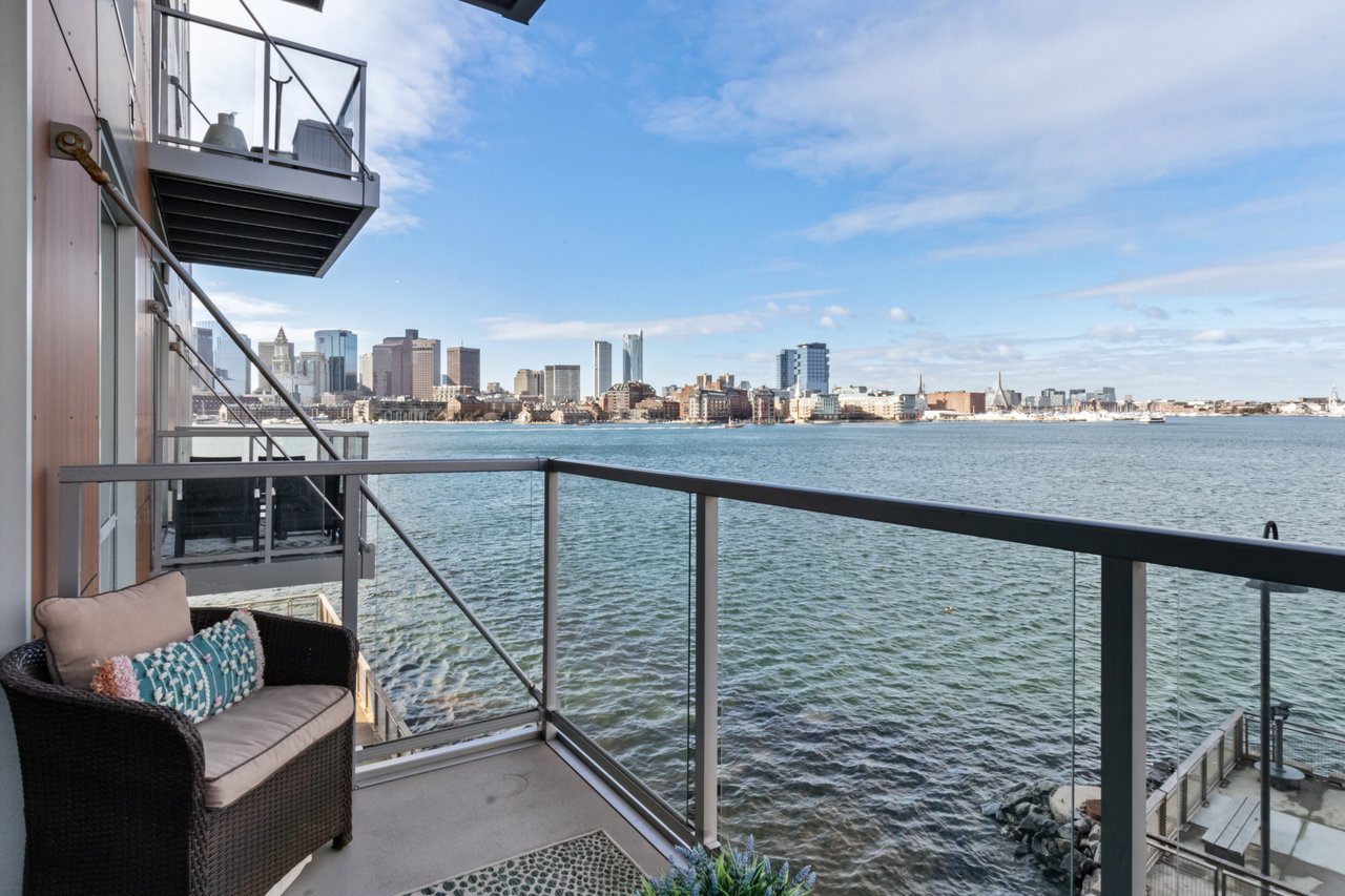 Slip65 Residence 209