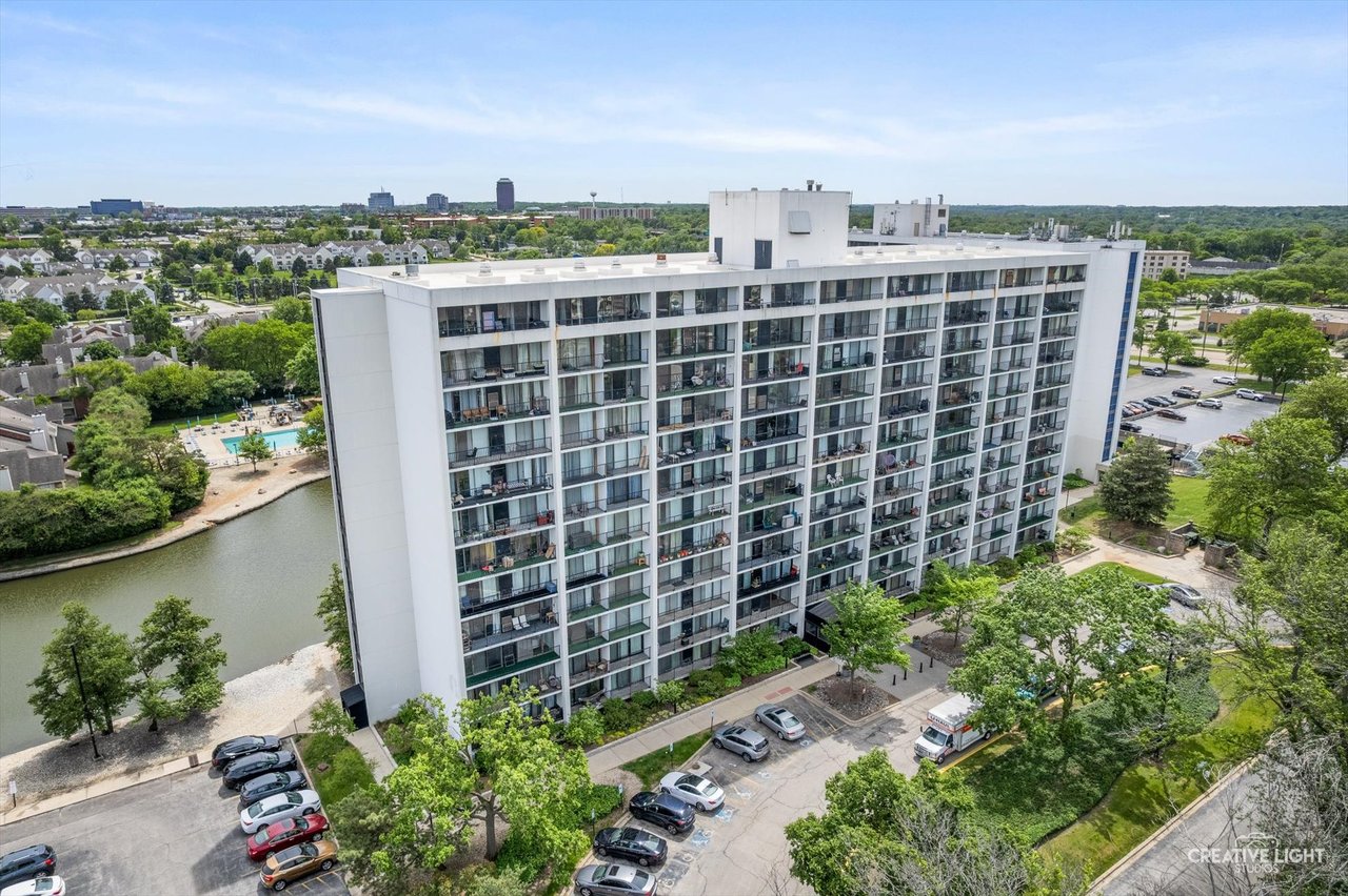 Affordable Condo with Skyline Views in Lombard, IL 