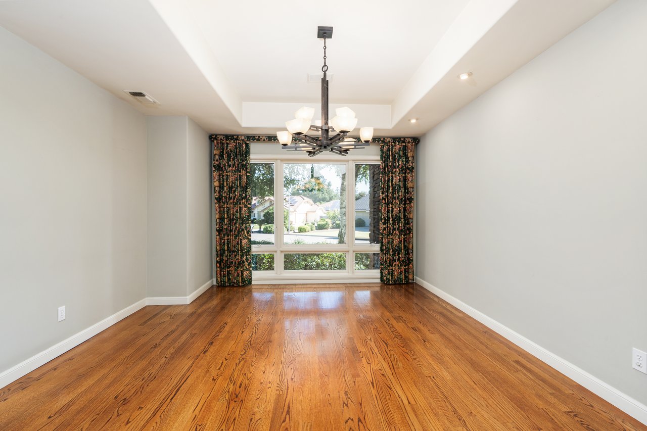 7285 N San Pedro Ave