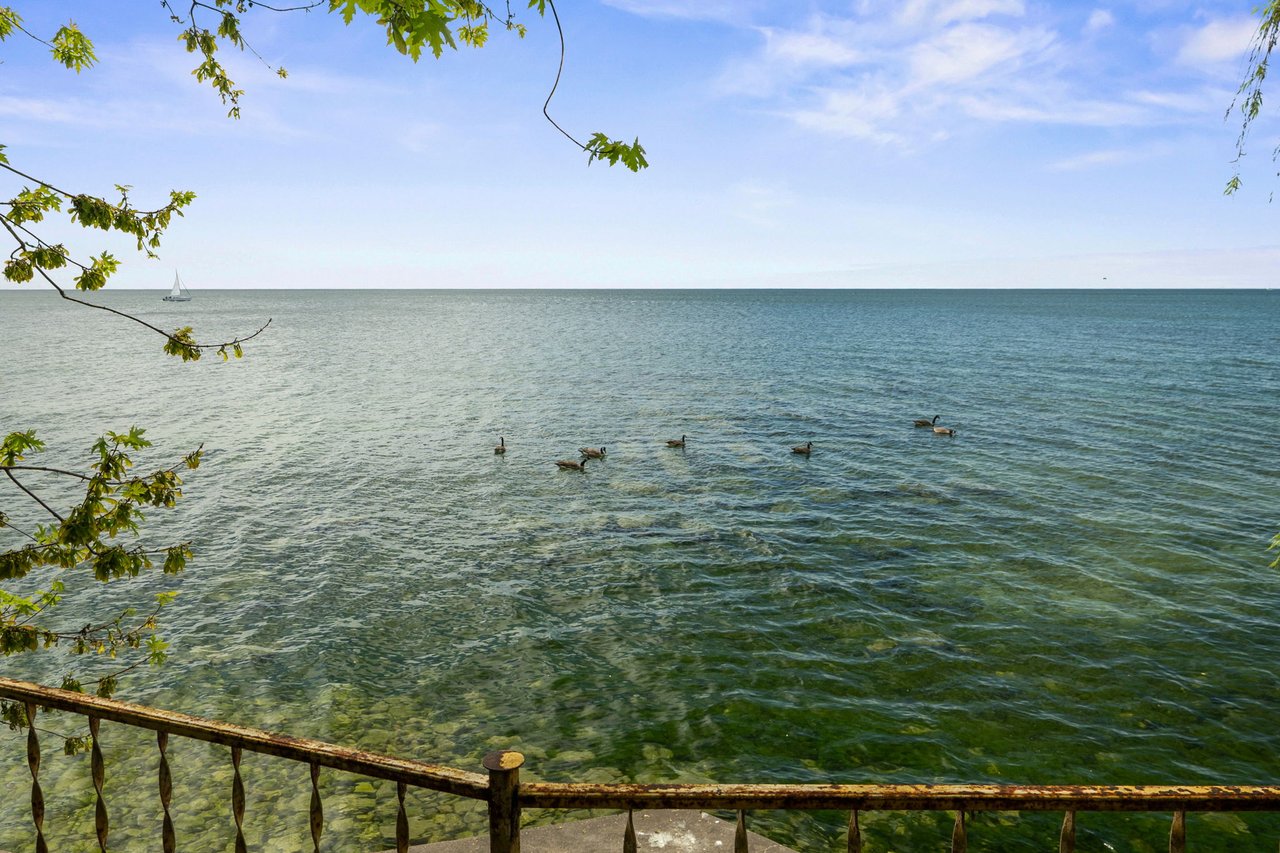  Unmatched Beauty Of Lakeside Living