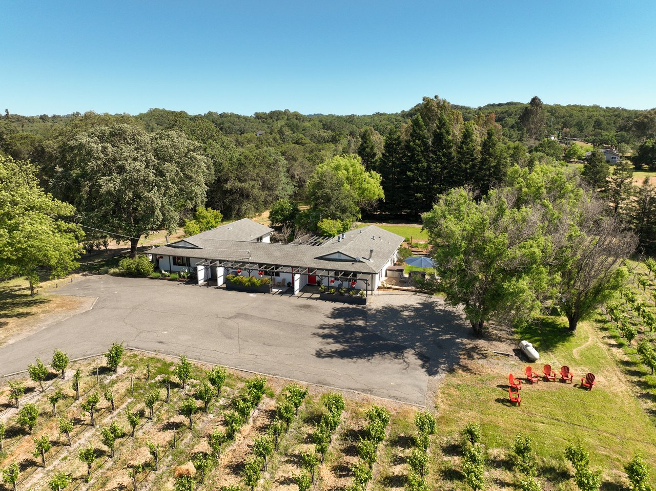 725 Lytton Station