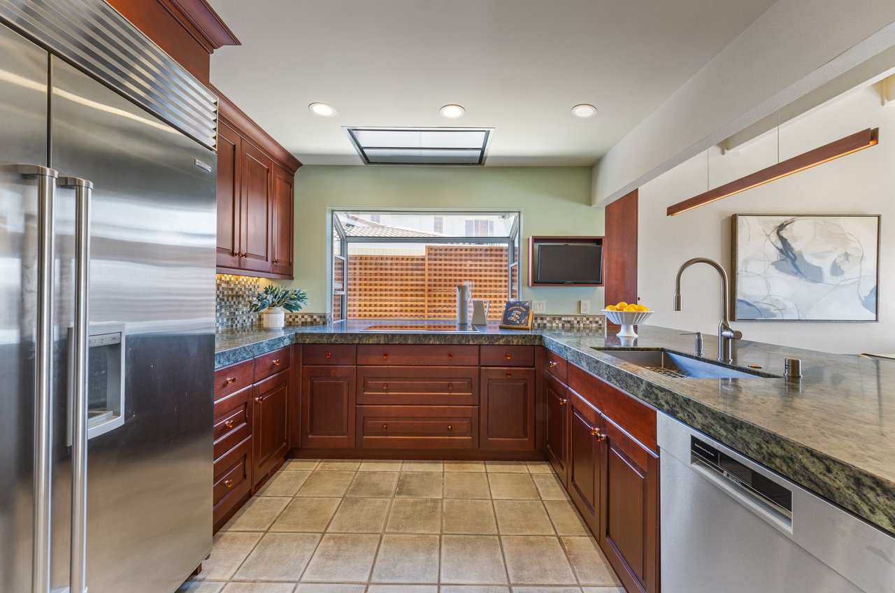 Sunny View Residence in Peacock Gap
