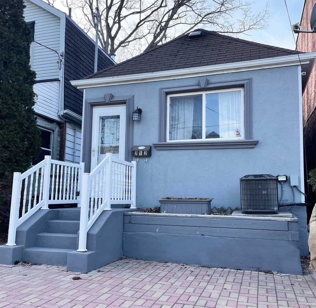 212 Oak Park Ave