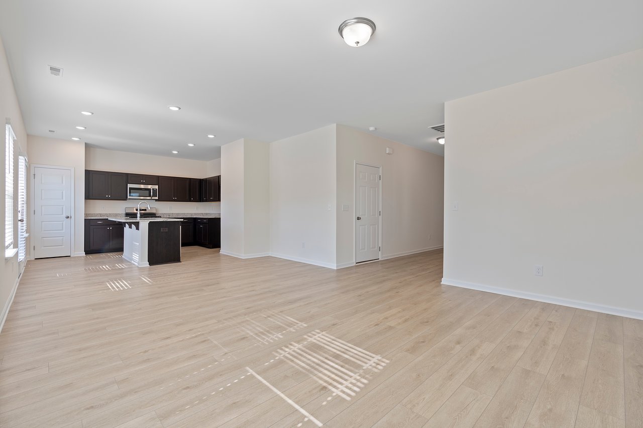 Modern 4-Bedroom Home with Scenic Mountain Views