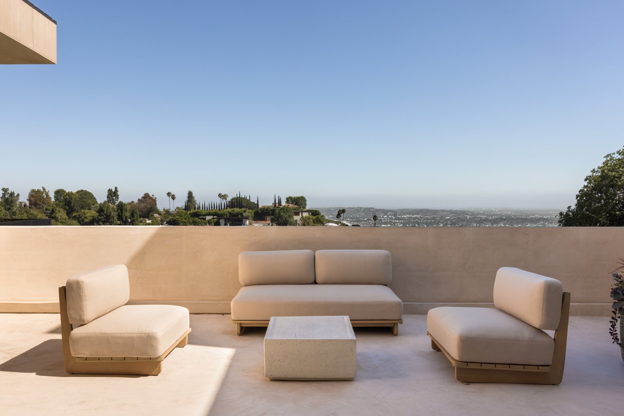 9262 Thrush Way, Hollywood Hills
