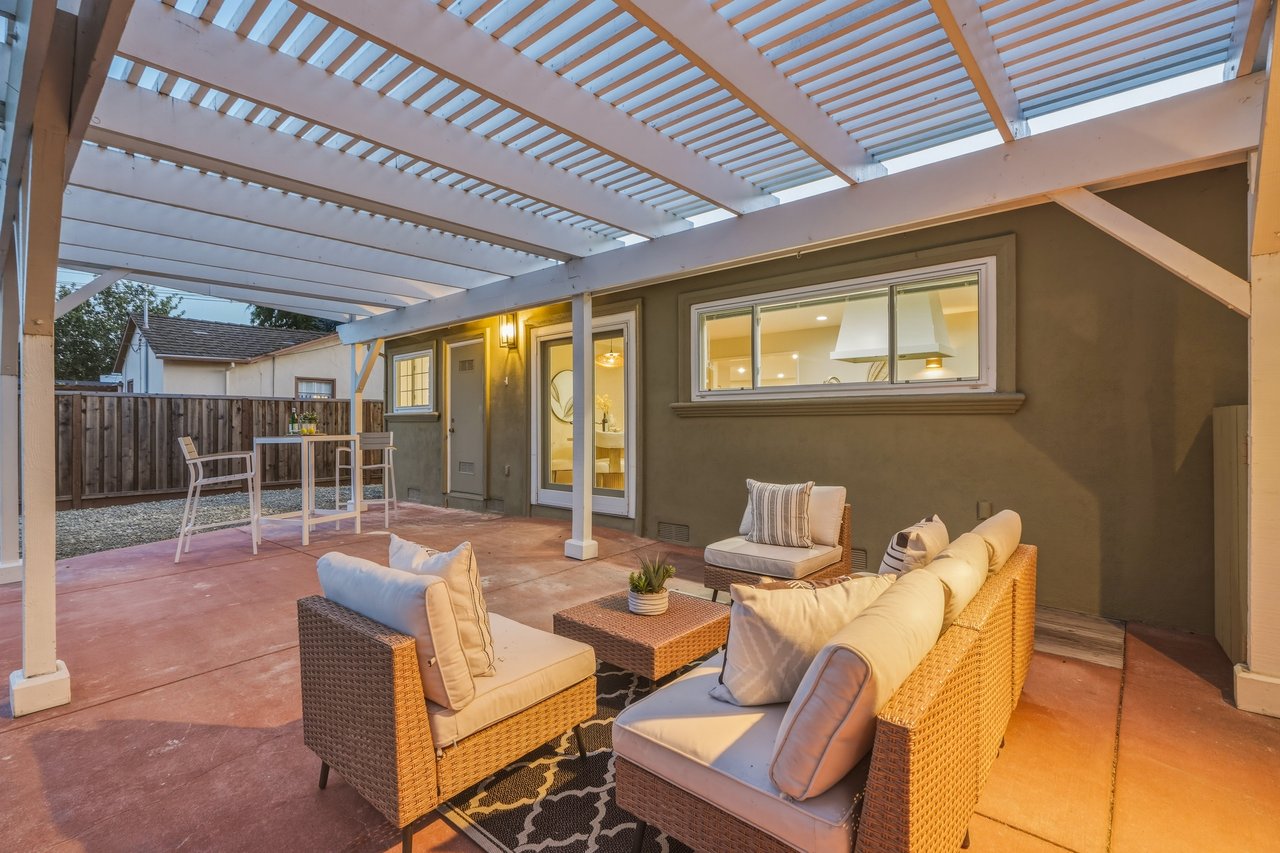 972 Emerald Way