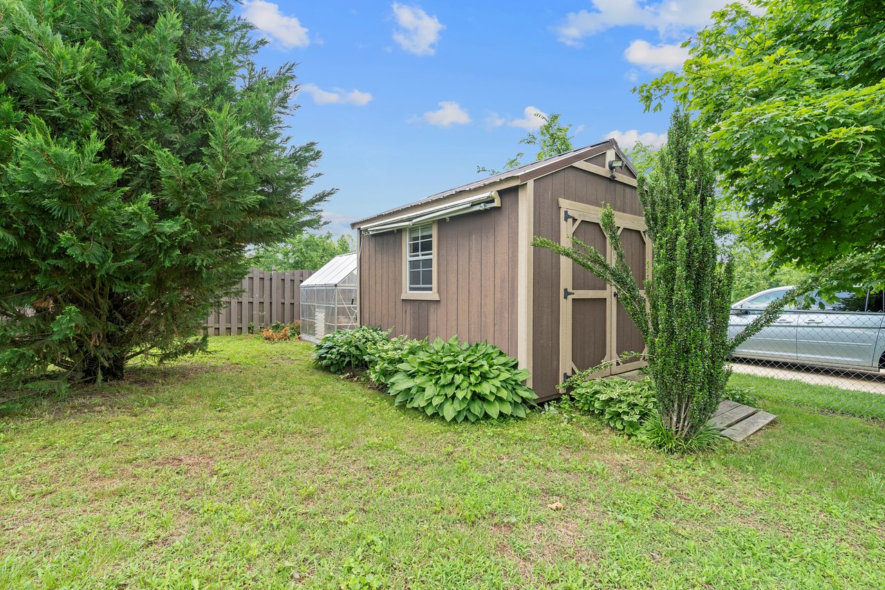 No HOA!! Great property in Toney!
