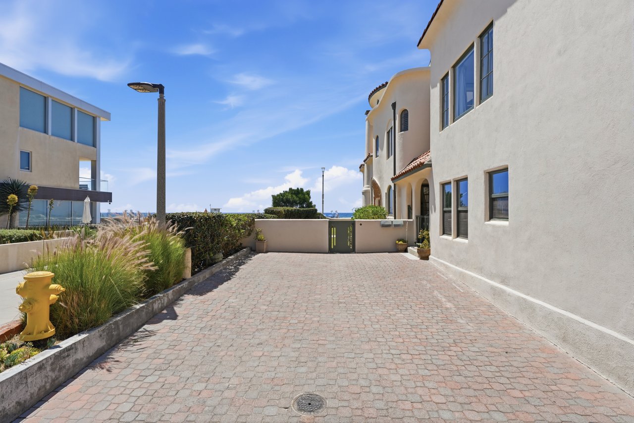 1602 The Strand (Entire Property)