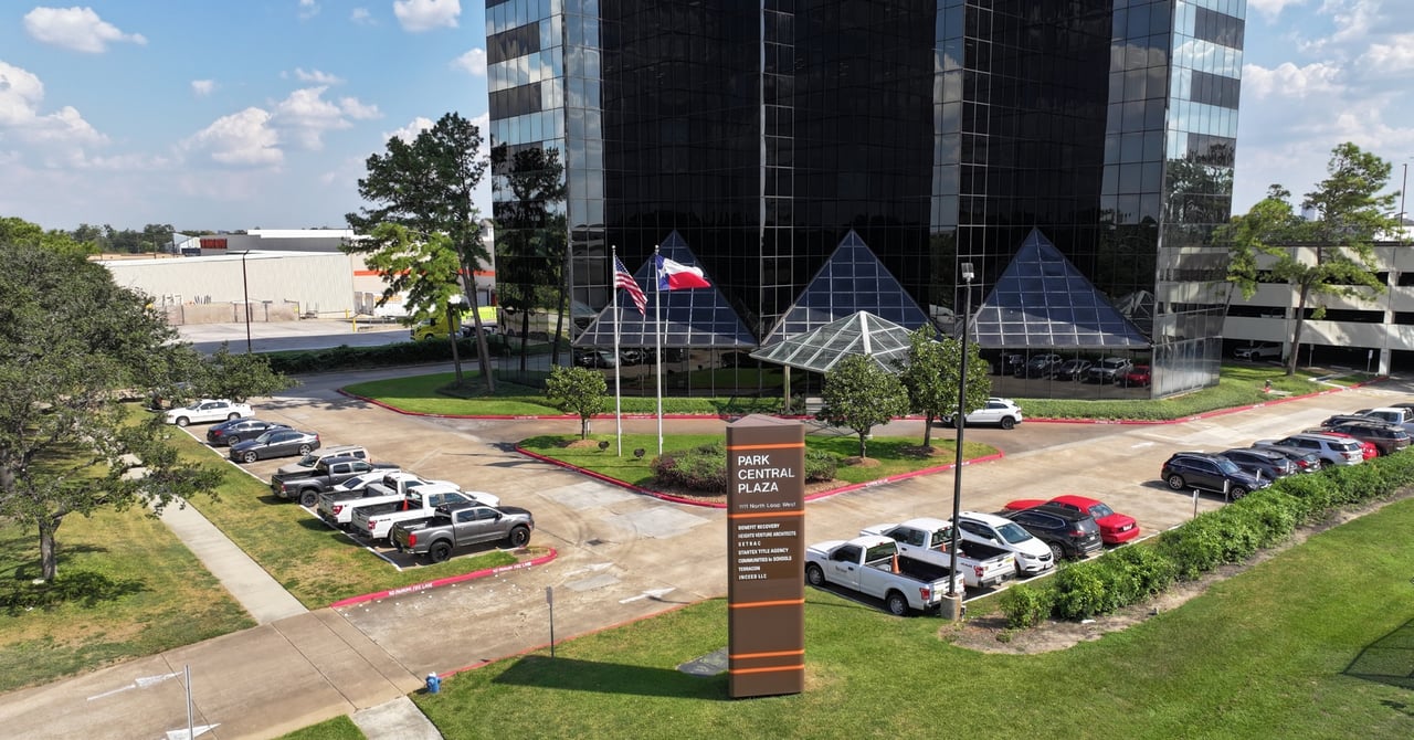 Park Cntl Plaza - 1111 N Loop W