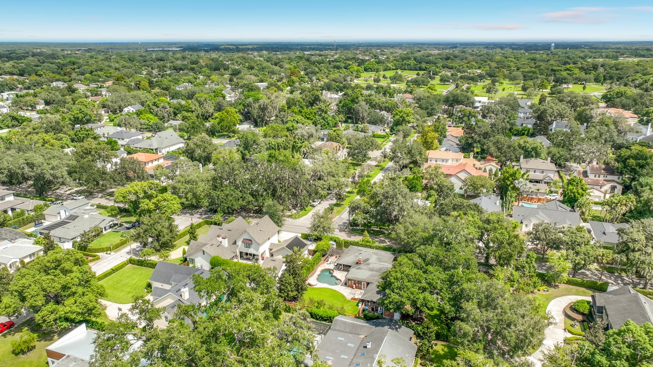 Winter Park Vias Traditonal 5-Bedroom Home near Racquet Club