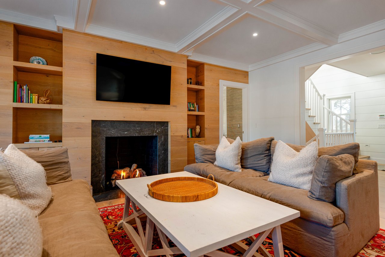 8 Masaquet Road