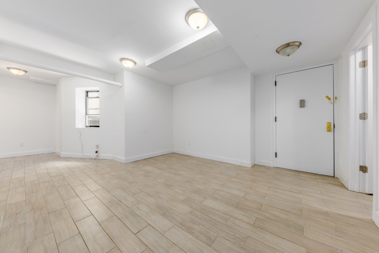 1045 Sterling Place Unit: 1C
