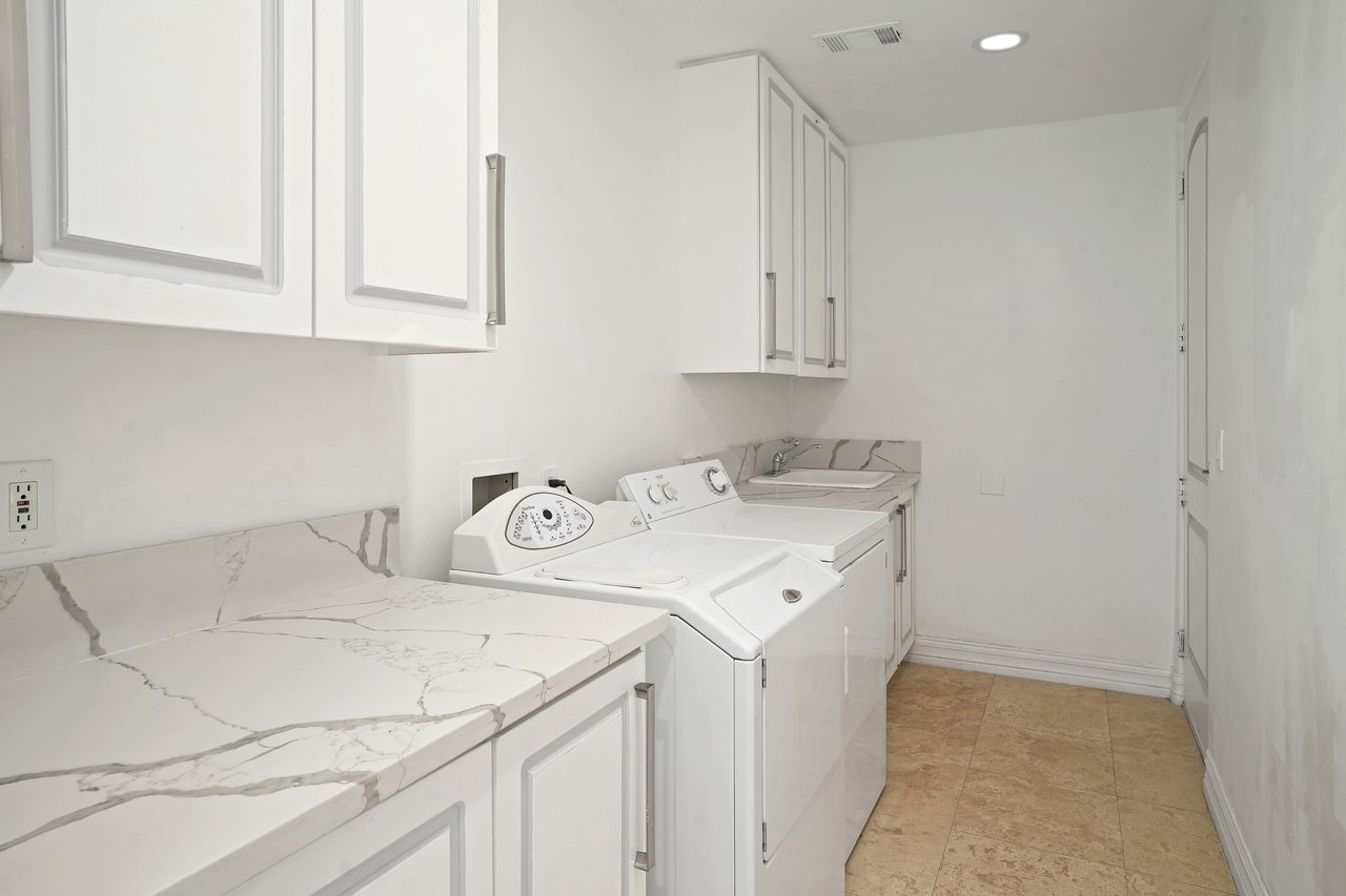 5309 Louise Ave, Encino