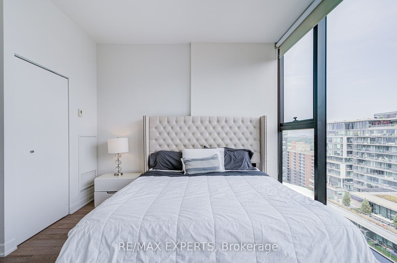 THOMPSON RESIDENCES