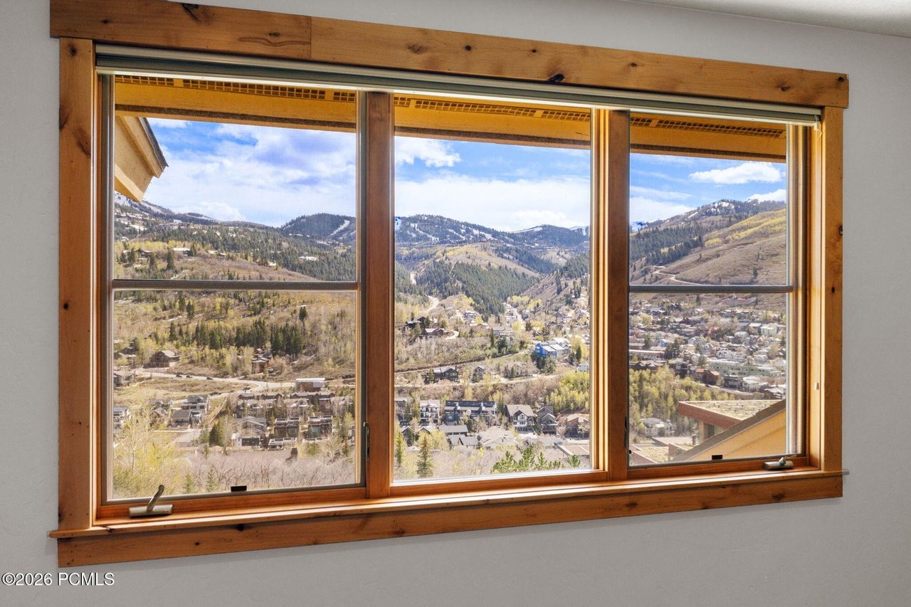 1215 Silver Oak Court 4