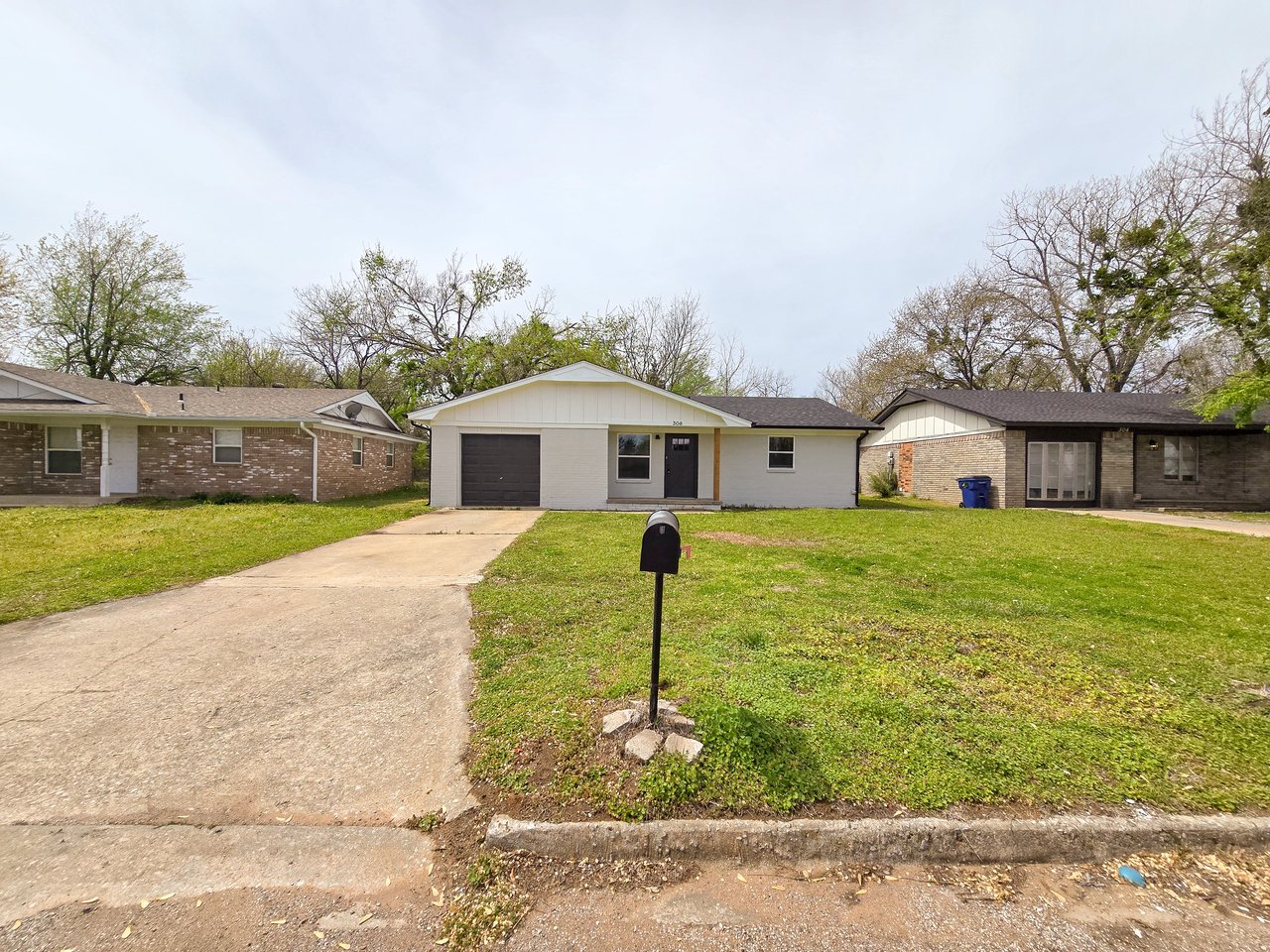 306 Linda Ln 