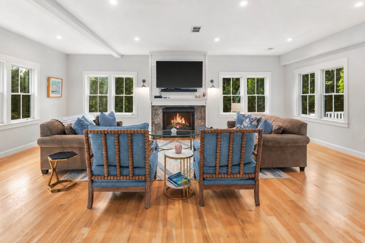 A Reimagined Turn-of-the-Century Carriage House in Cohasset, MA