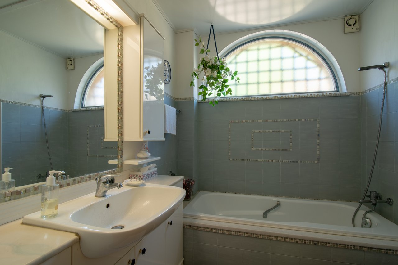 Charismatic B&B in Rolling Hills of San Gimignano