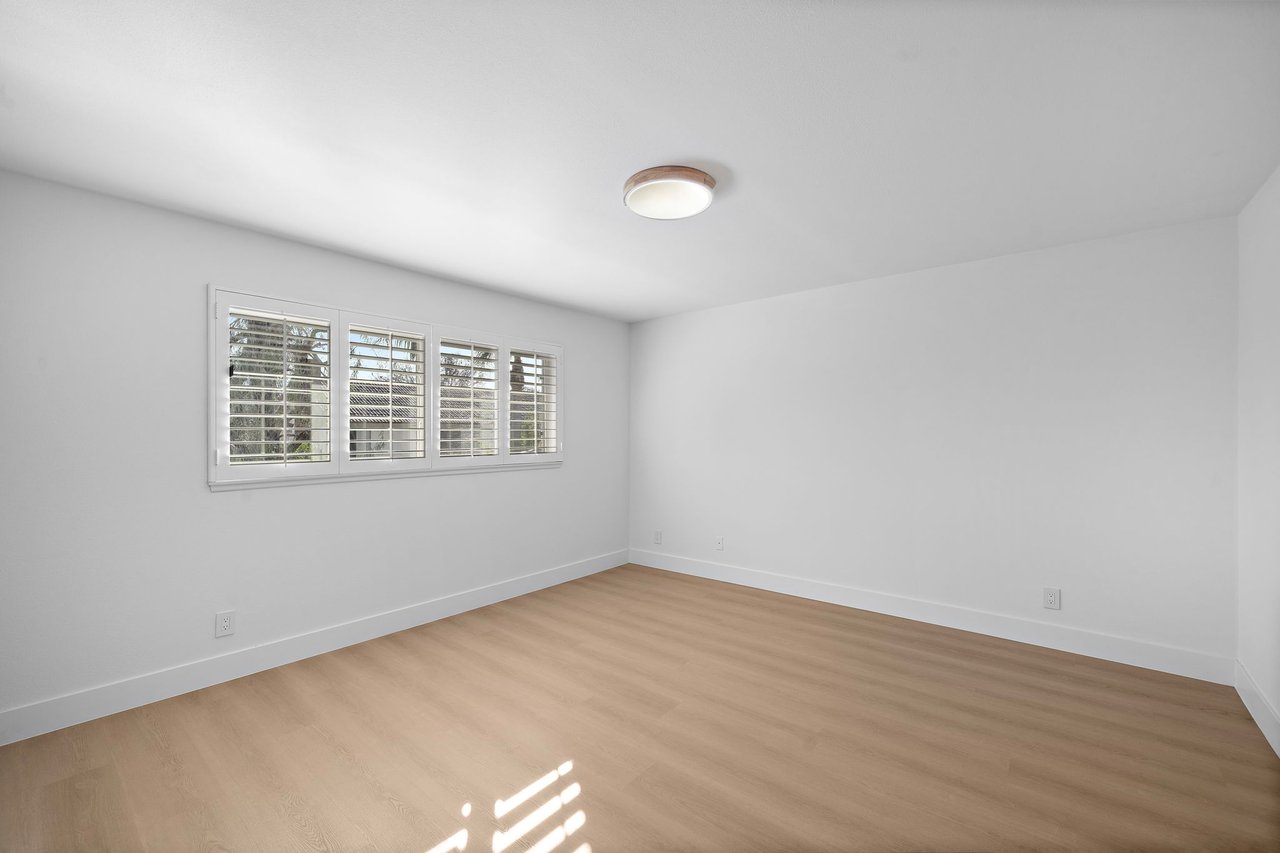 9560 La Amapola Avenue