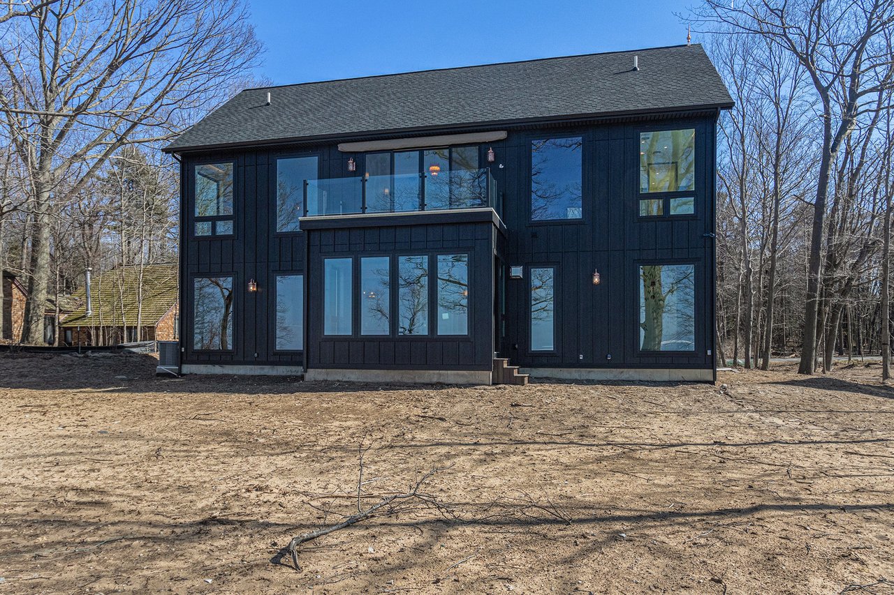 2578 2576, 2572 Lakeshore Drive