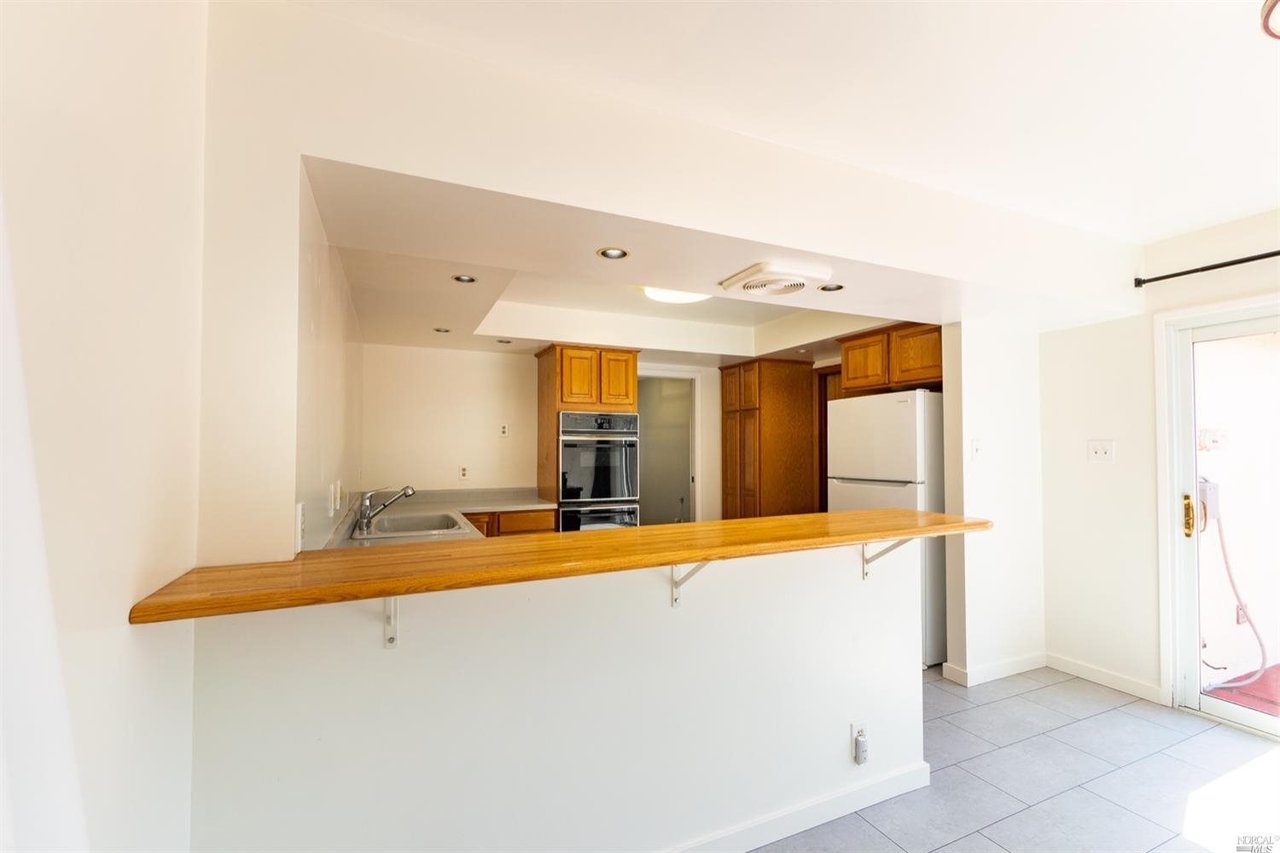 6 Boulevard Ct