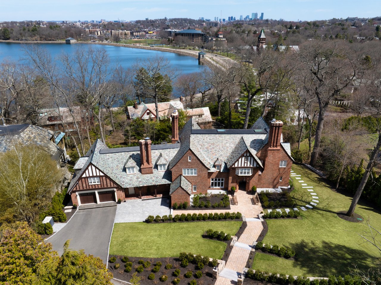 124 Chestnut Hill Rd