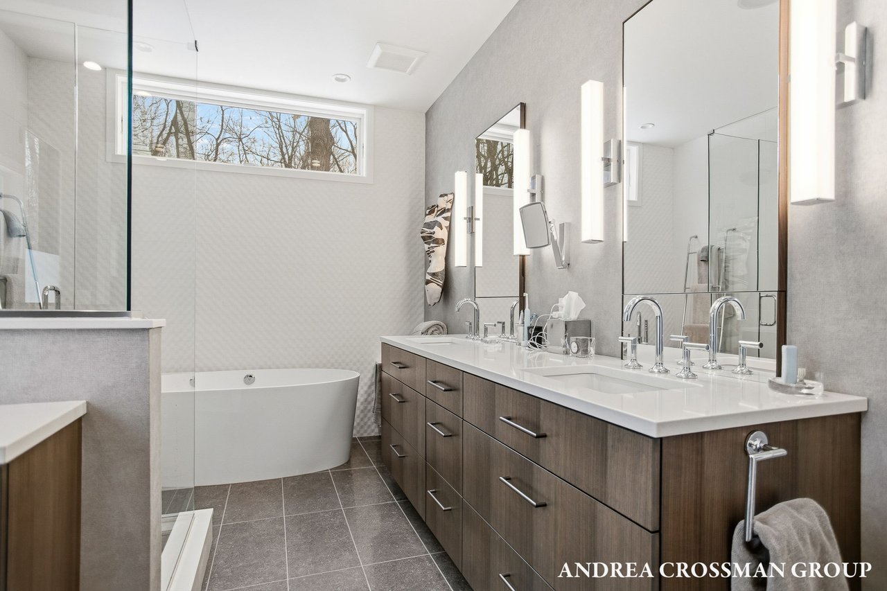 6919 Bendemeer Drive