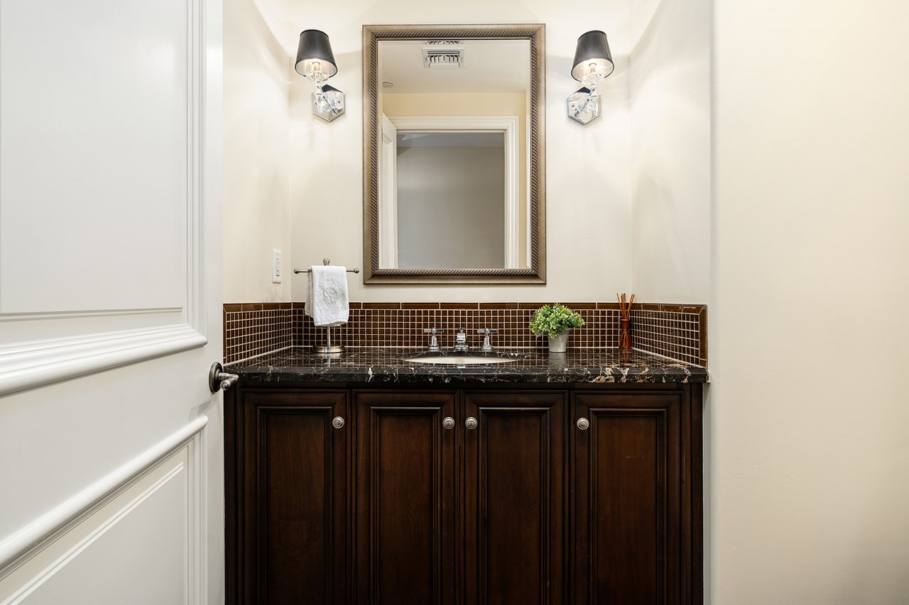 7181 E Camelback Road 1202