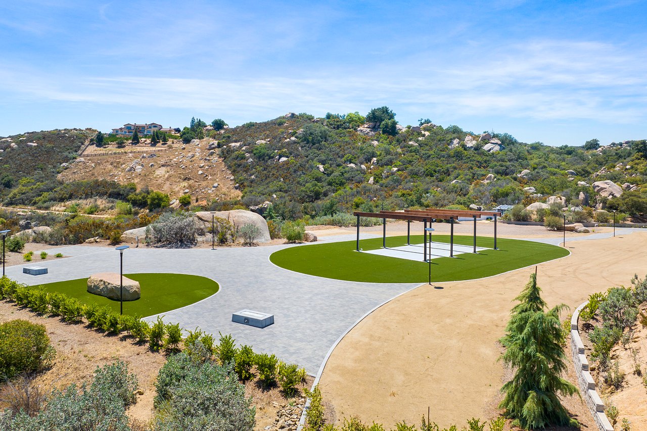 41612 Avenida de Encanto