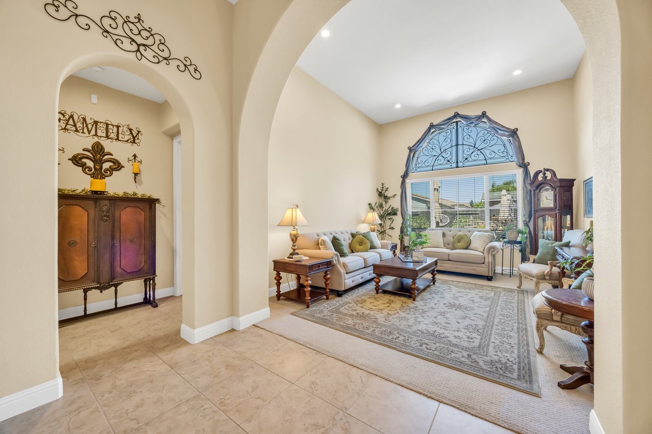4040 Borderlands Dr