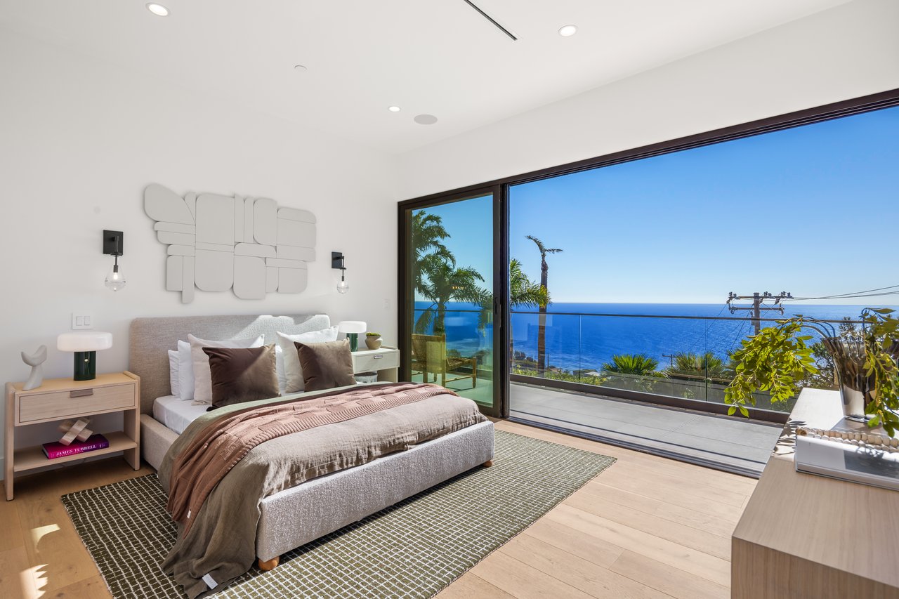4732 Avenida Del Mar