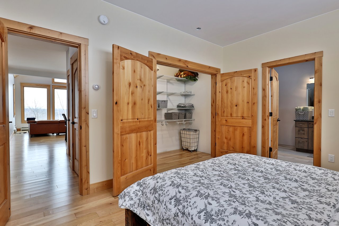 113 No. Village Rd - Right Side