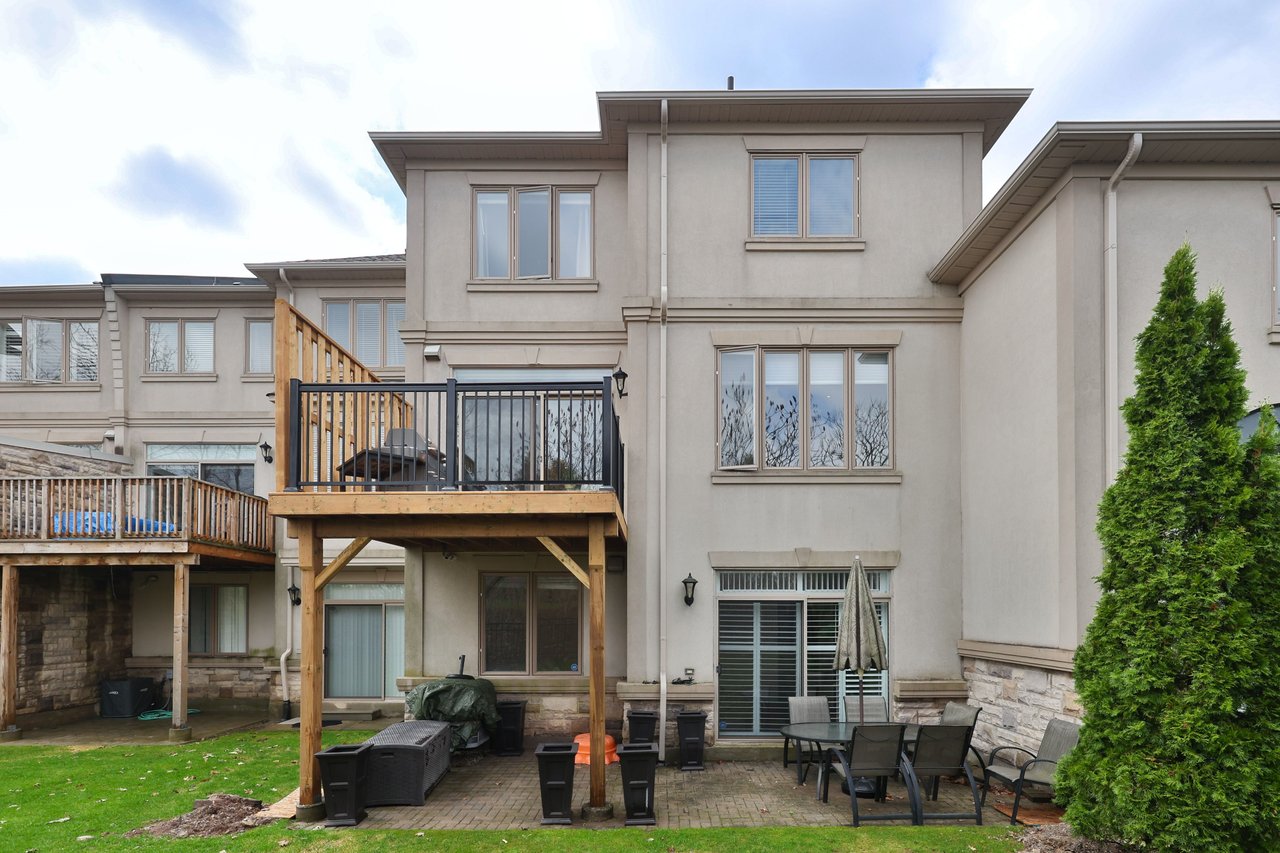 34-2400 Neyagawa Boulevard, Oakville