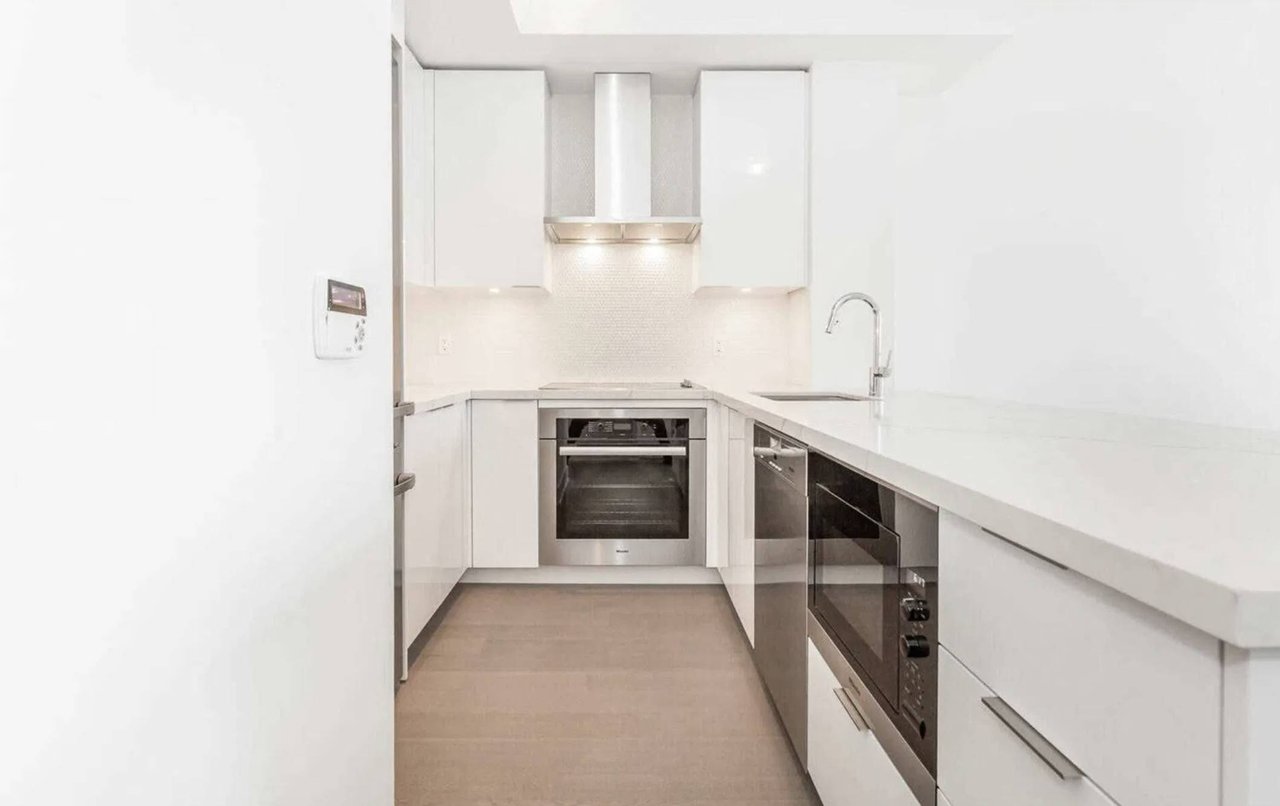 20 Shore Breeze Dr Unit: 4401